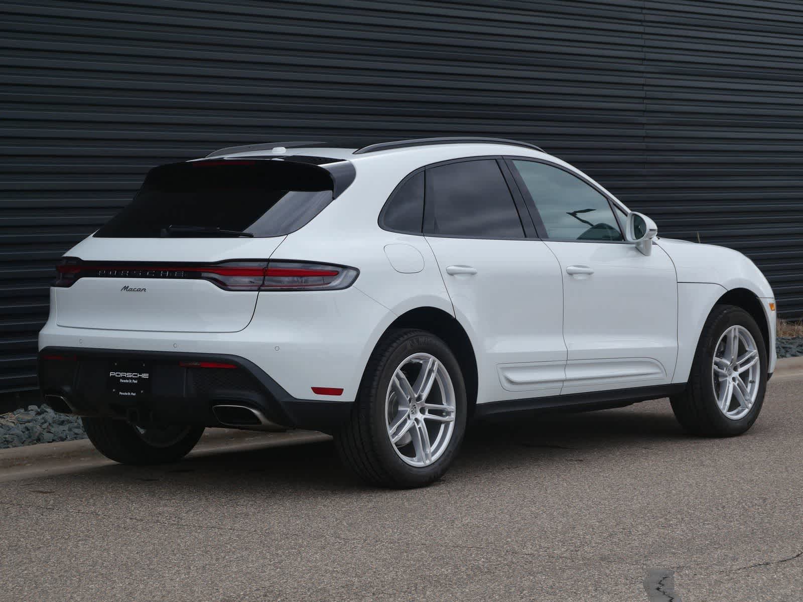 Thumbnail: 2026 Porsche Macan - 25