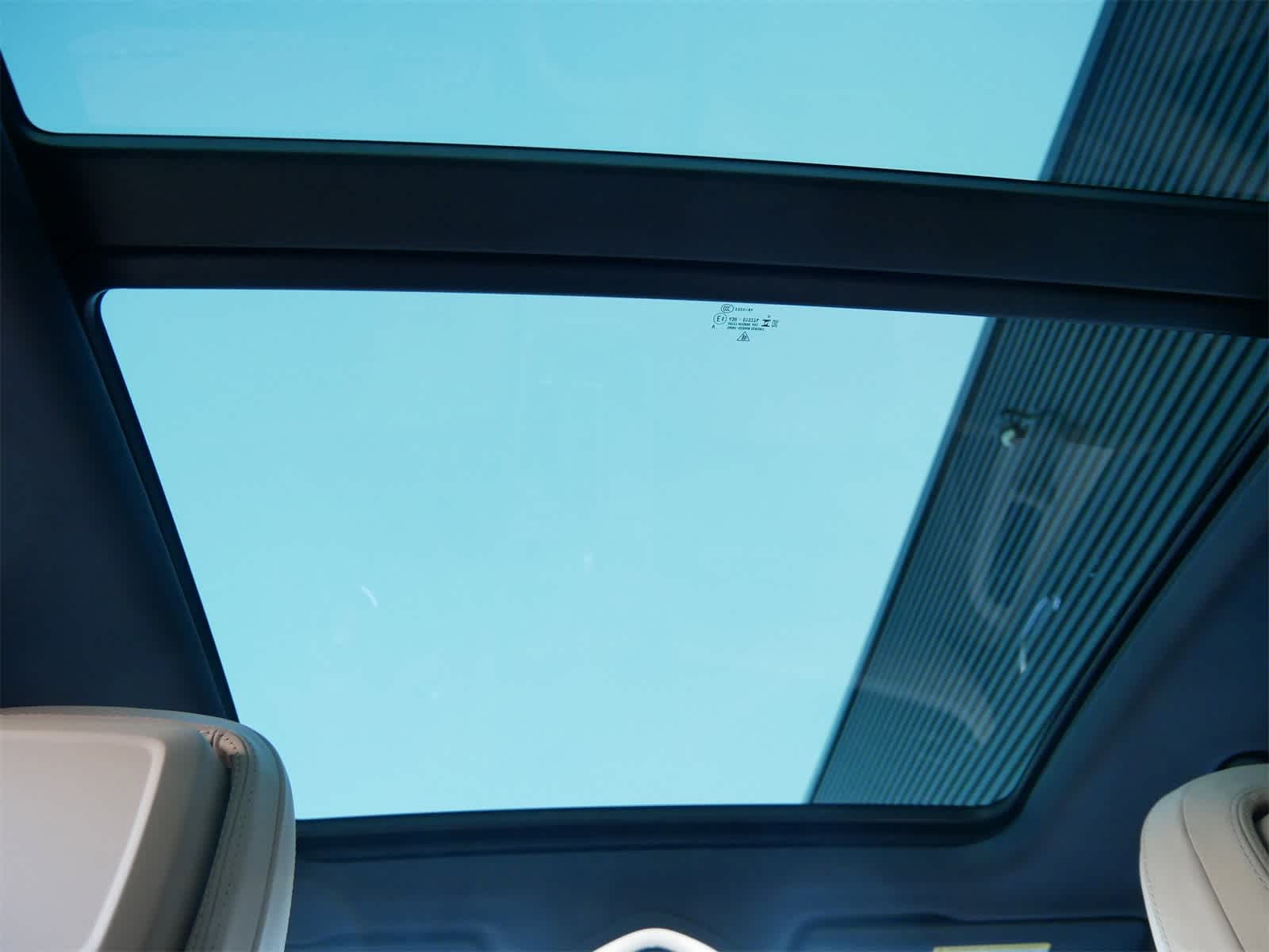 Thumbnail: 2025 Porsche Macan - 14