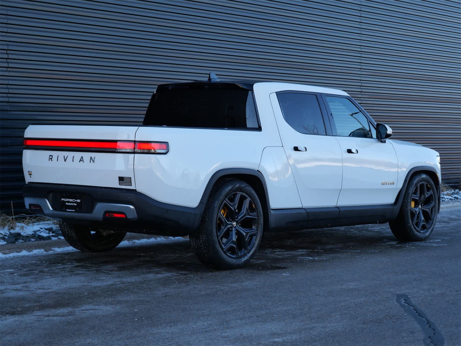 Thumbnail: 2022 Rivian R1T - 26