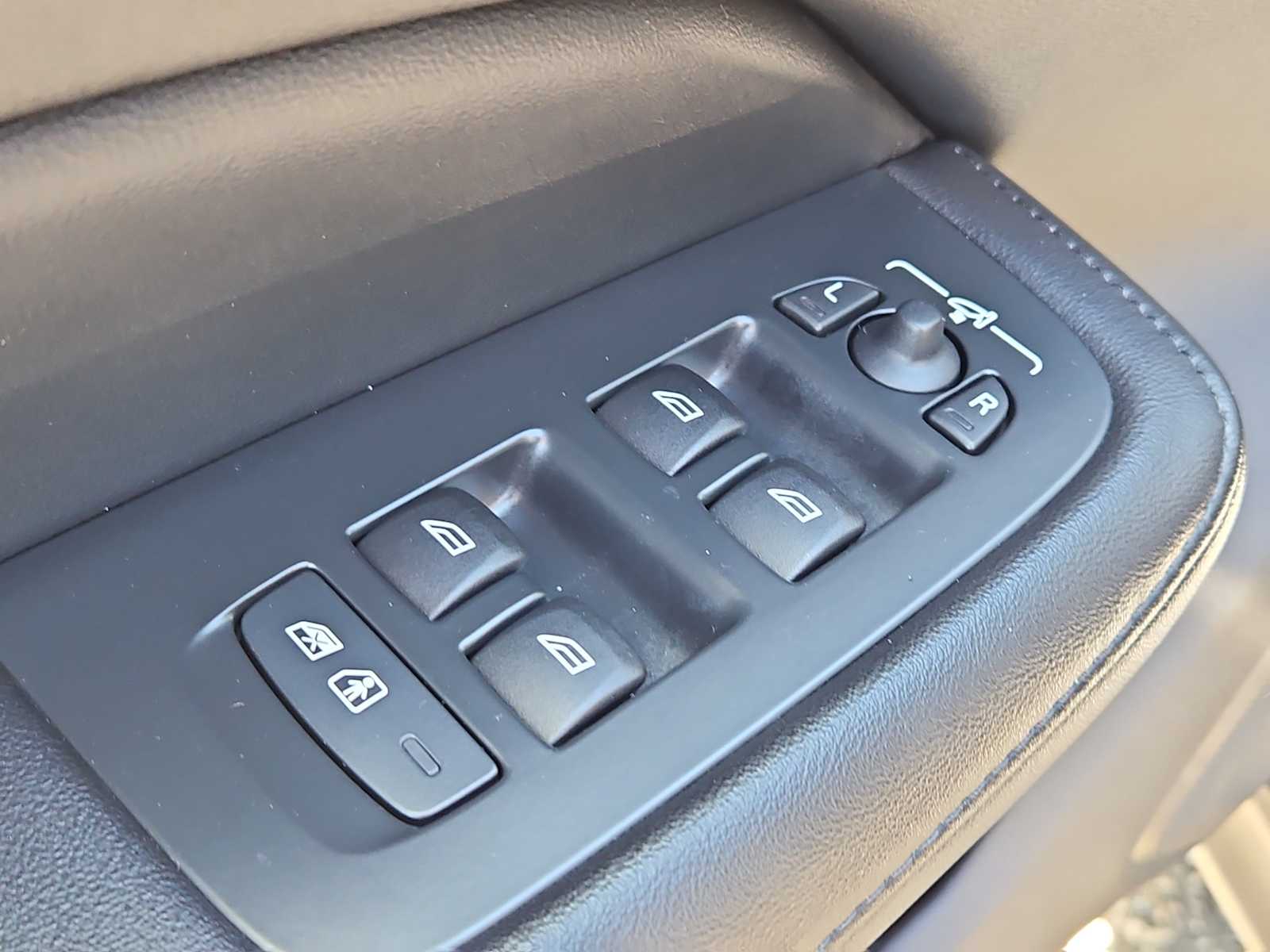 2023 Volvo V60 Cross Country Plus - Photo 24