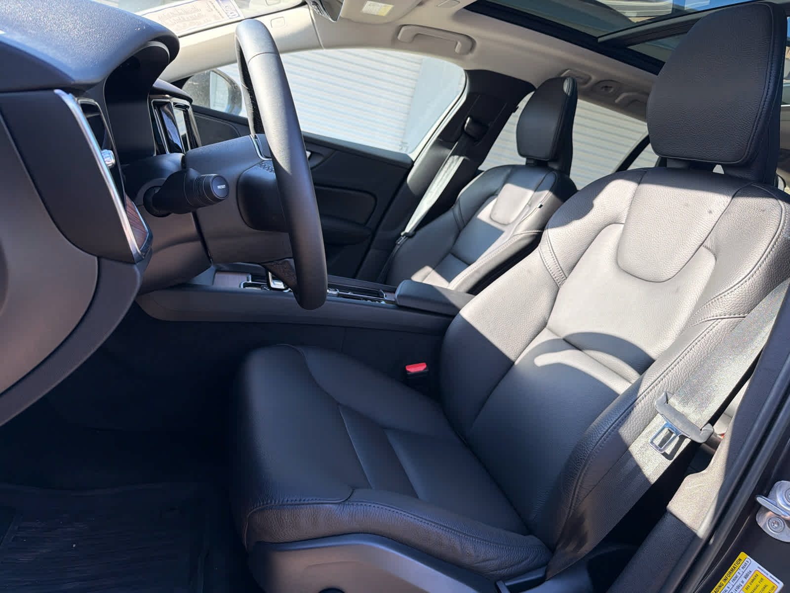 2023 Volvo V60 Cross Country Plus - Photo 17