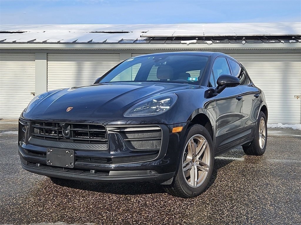 2025 Porsche Macan SUV 