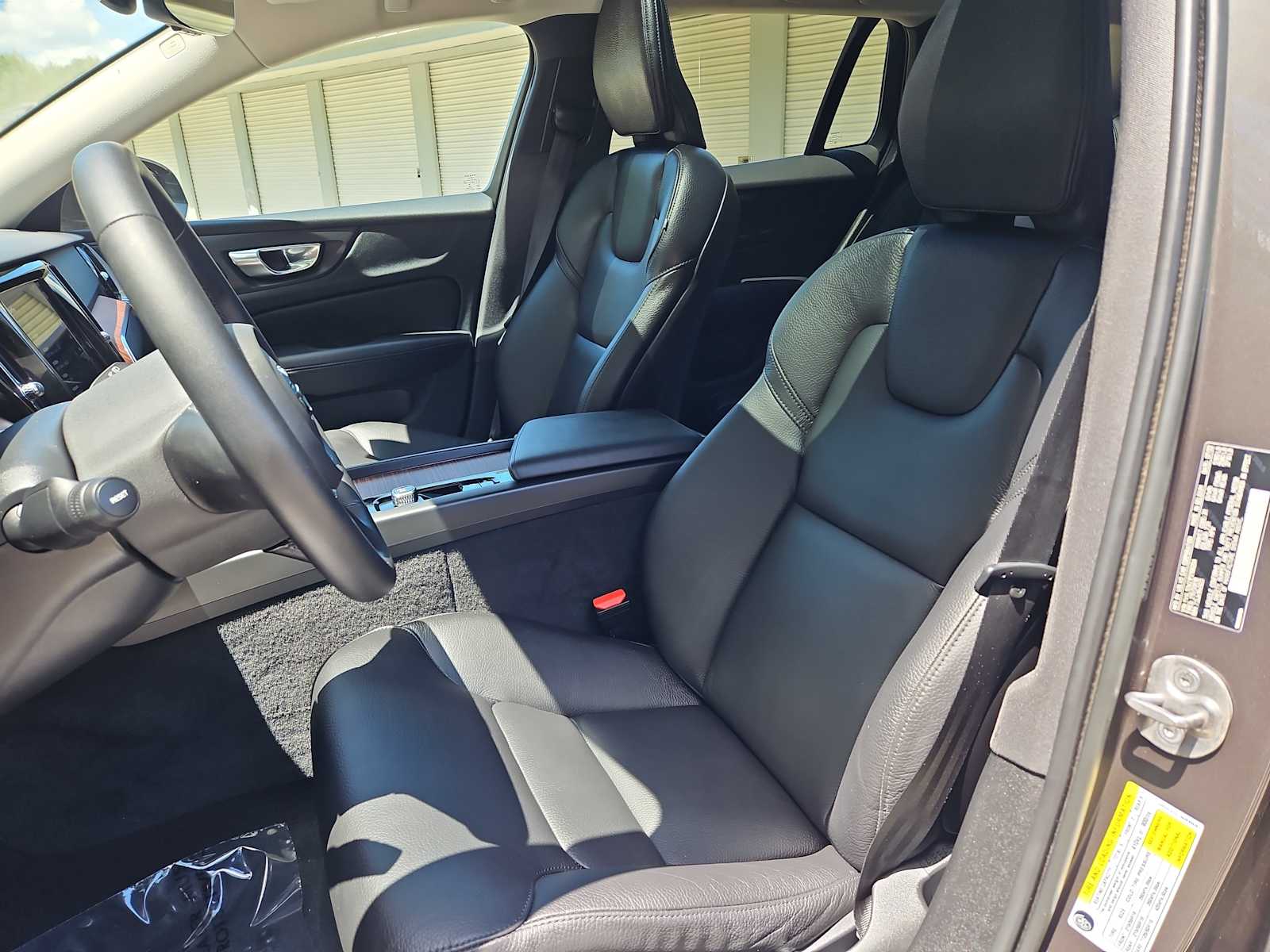 2023 Volvo V60 Cross Country Plus - Photo 30