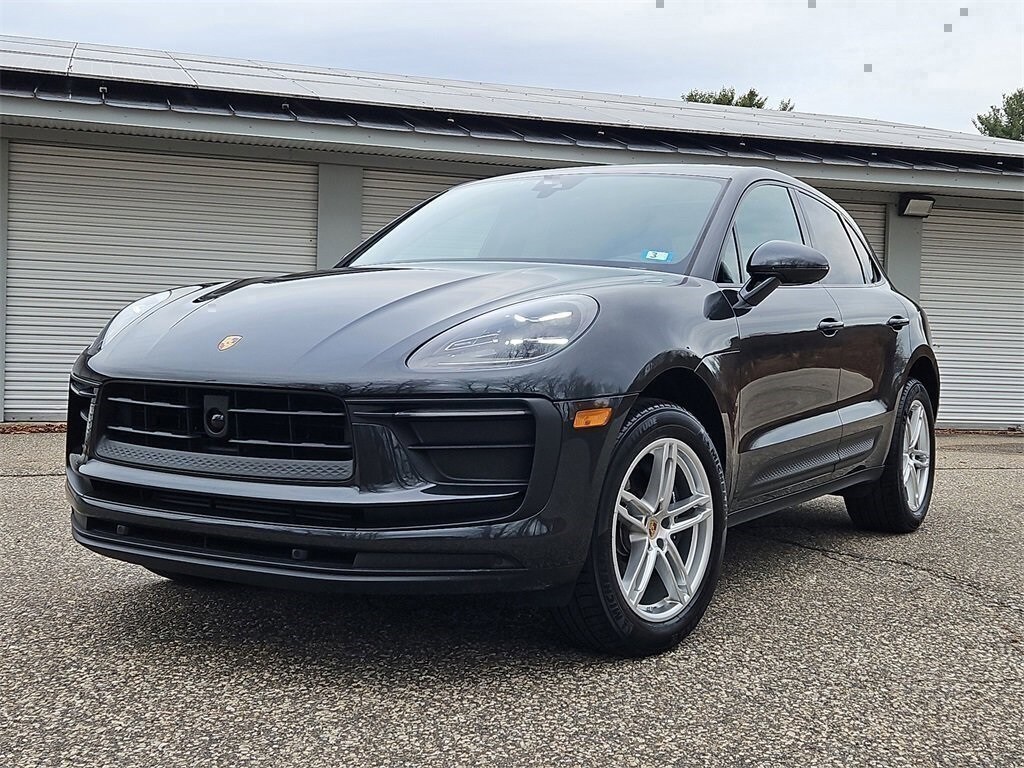 2025 Porsche Macan SUV 