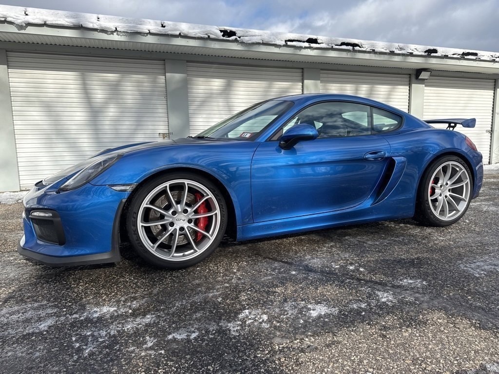 2016 Porsche Cayman GT4's photo