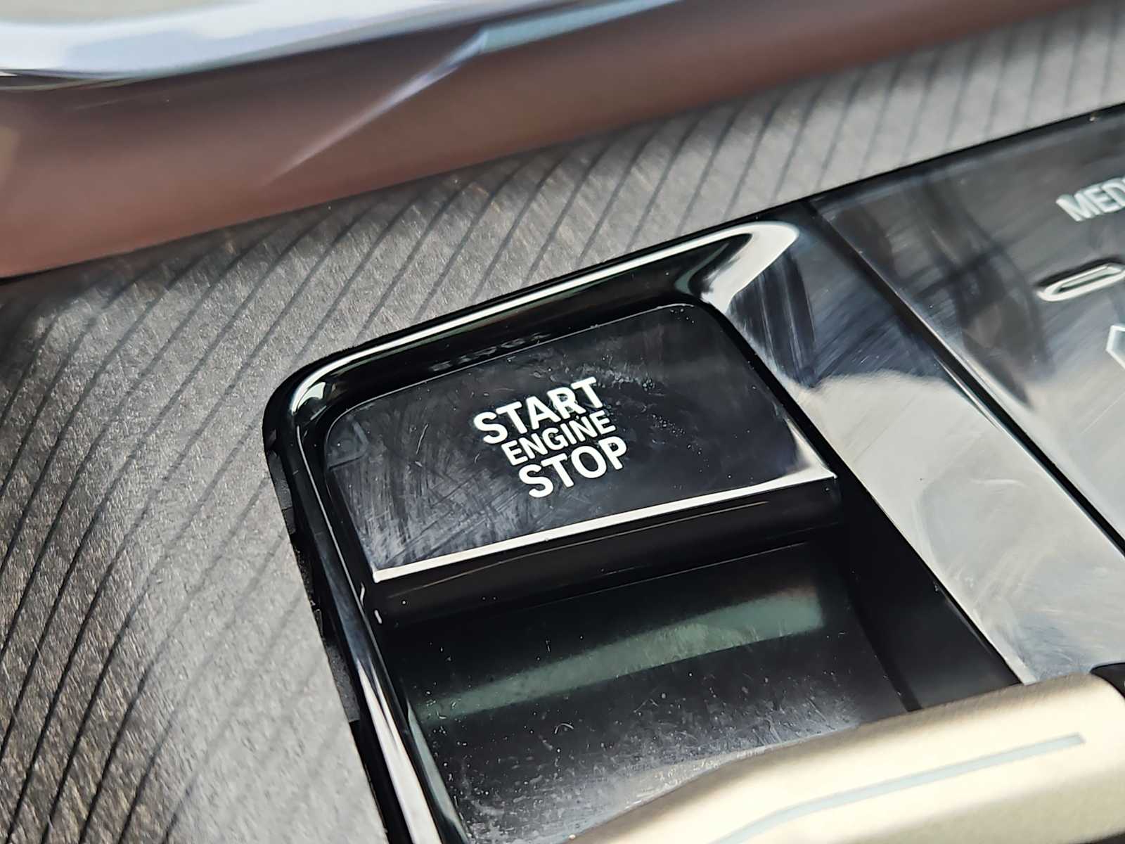 2025 BMW X3 30 - Photo 24