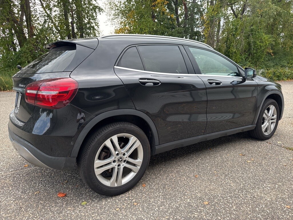 2020 Mercedes Benz GLA 250 4MATIC photo 3