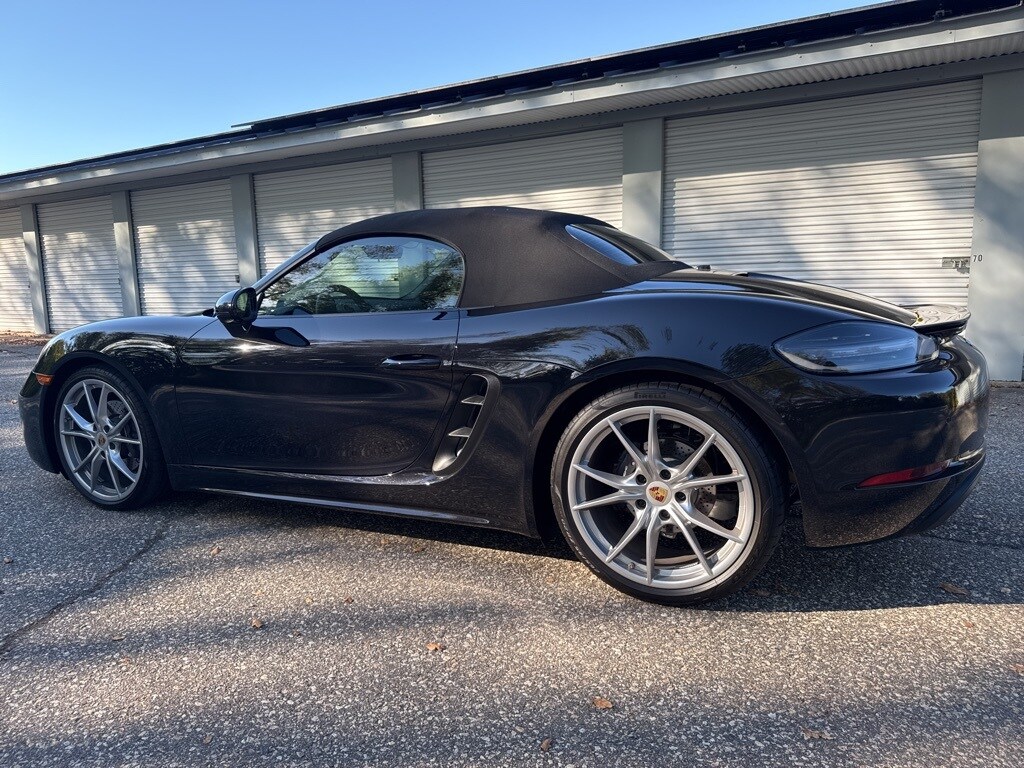 2024 Porsche Boxster photo 4