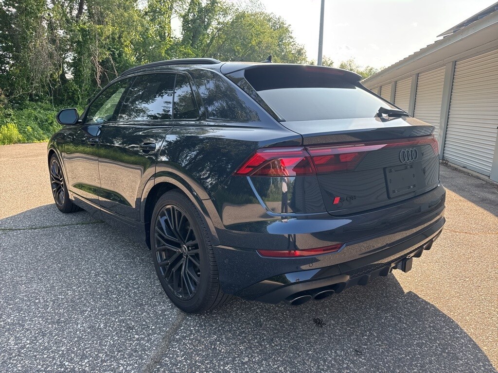 2024 Audi SQ8 Prestige photo 2