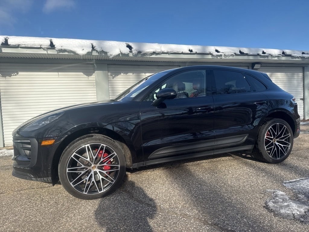 2022 Porsche Macan S's photo