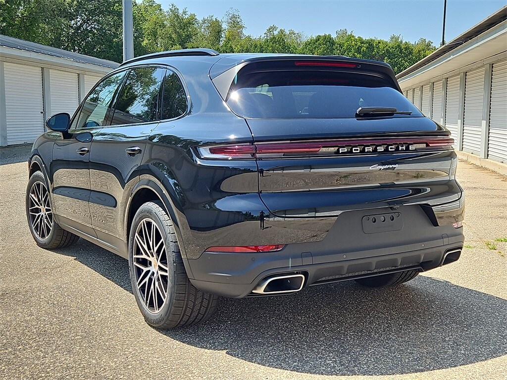 2026 Porsche Cayenne photo 3