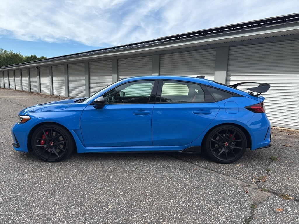 2024 Honda Civic Type R Hatchback photo 2