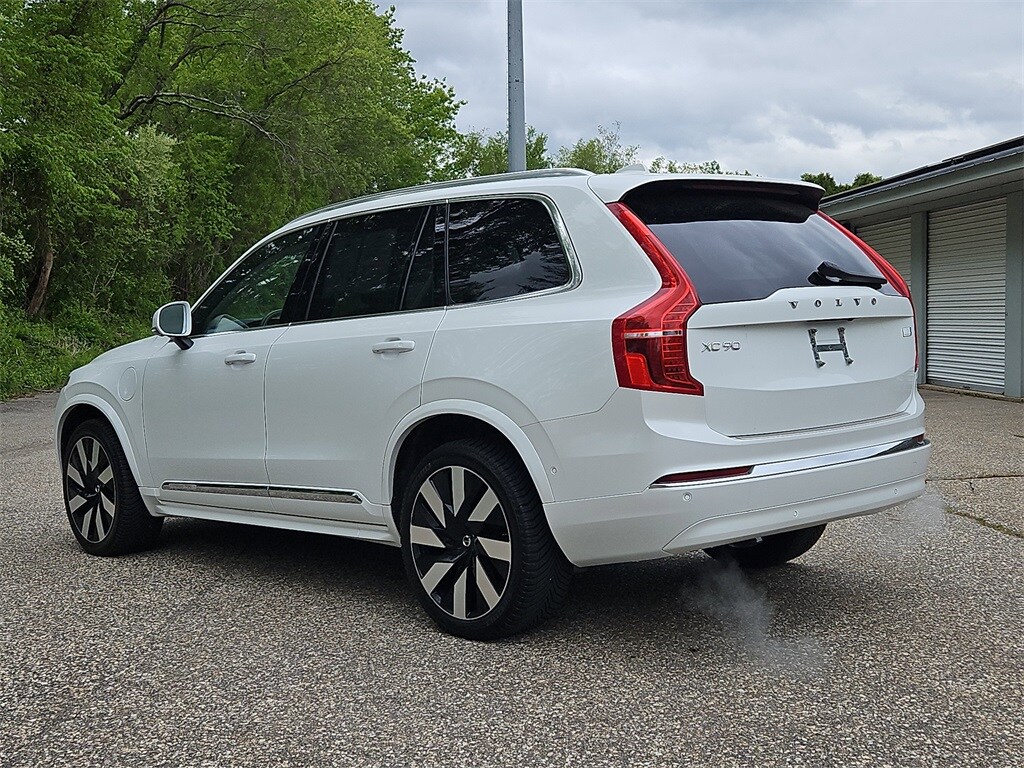 2023 Volvo XC90 Recharge Ultimate photo 2