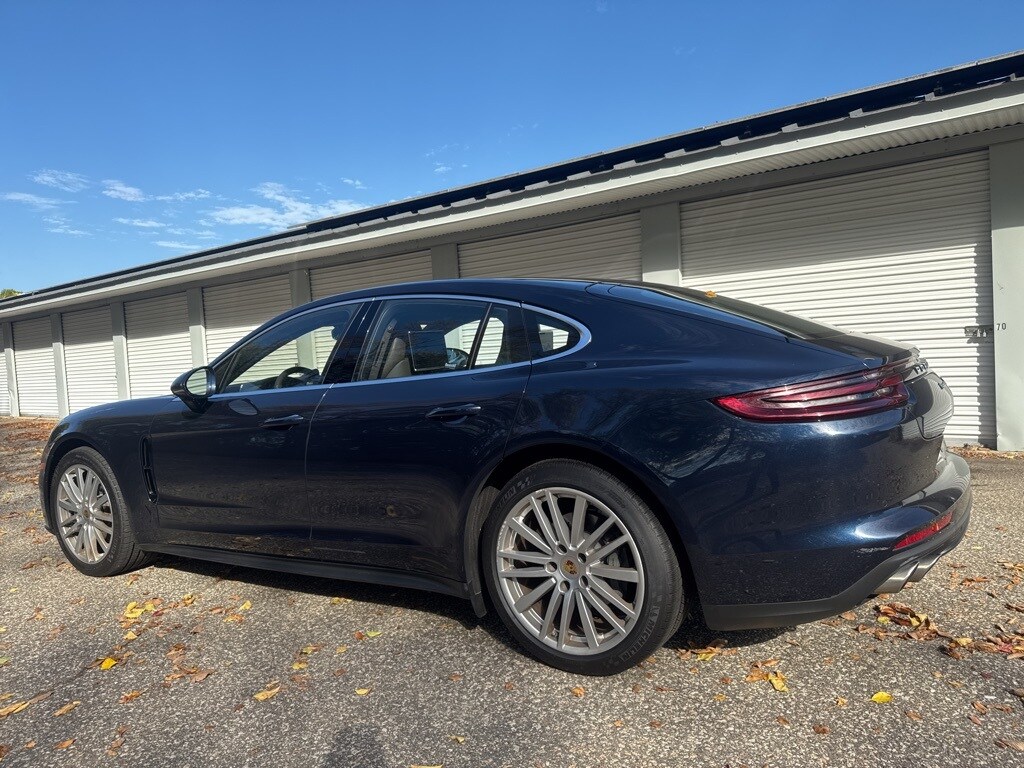 2018 Porsche Panamera 4S photo 3