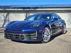 2026 Porsche Panamera 4 Hatchback