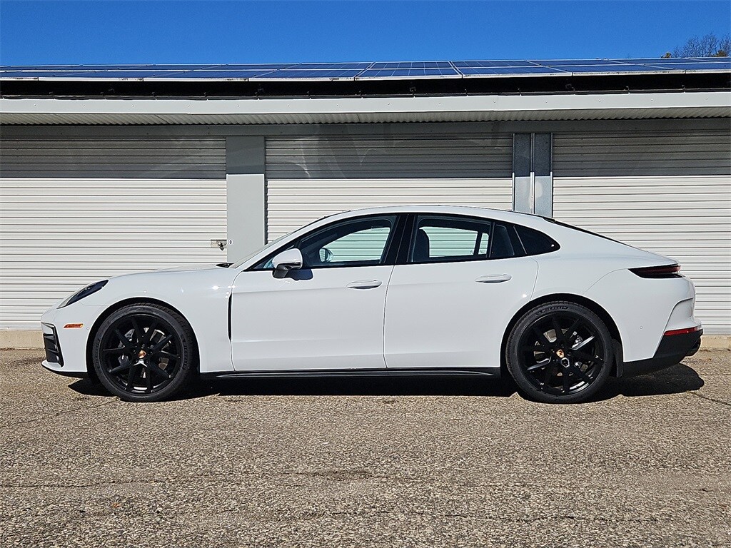 2026 Porsche Panamera 4 photo 2