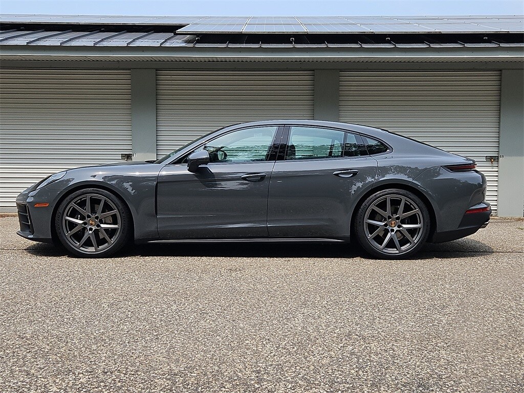 2025 Porsche Panamera 4 photo 2