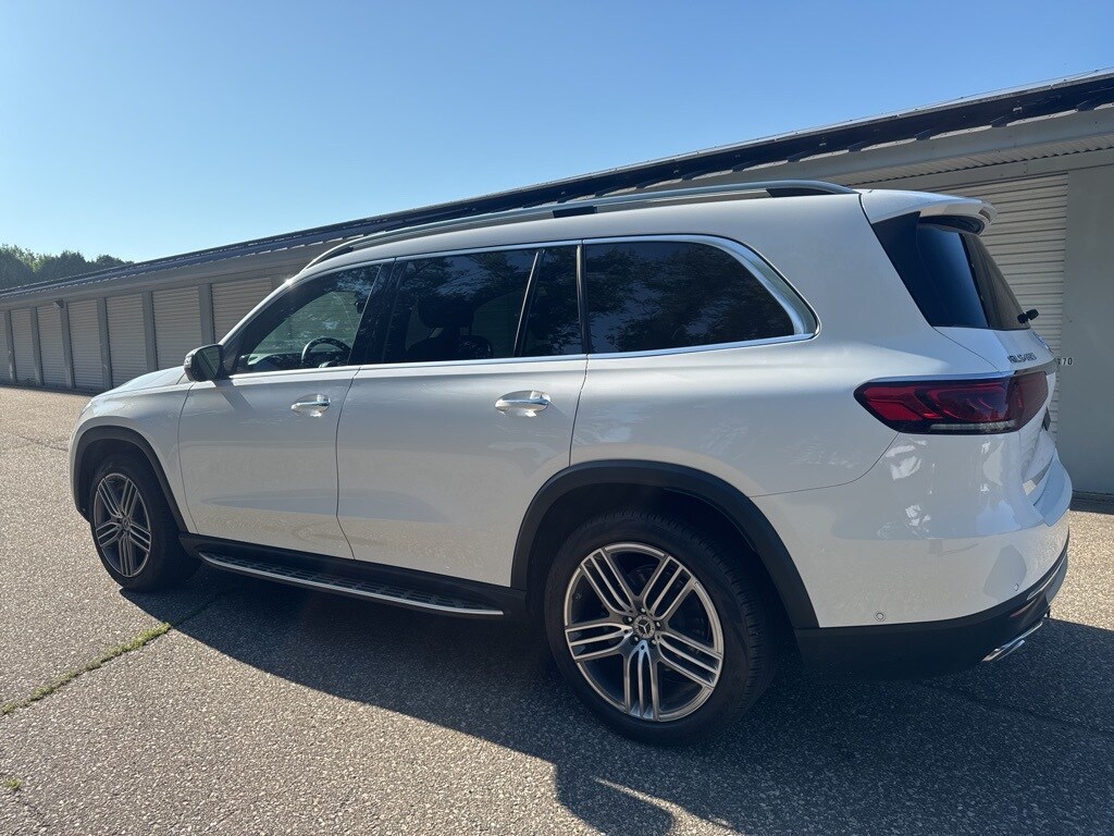 2023 Mercedes Benz GLS 450 4MATIC photo 4