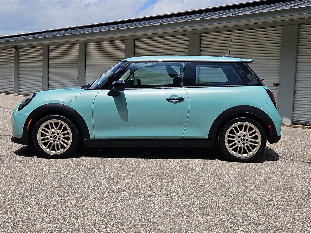 2025 Mini Cooper 2 Door Hardtop S photo 2