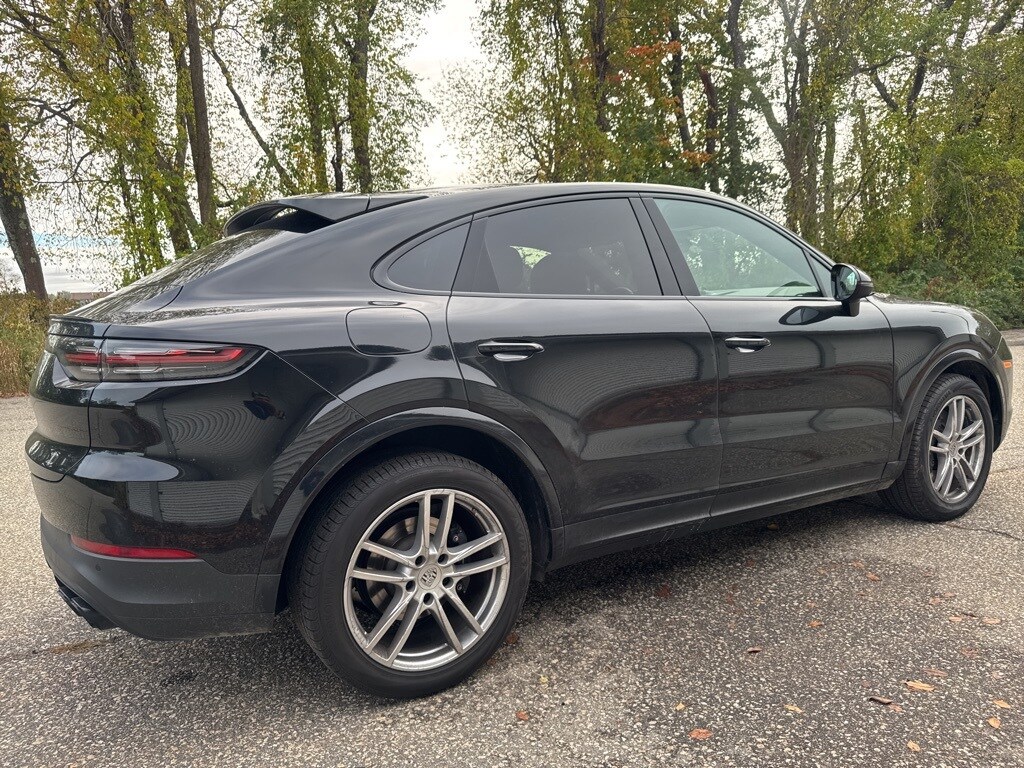 2023 Porsche Cayenne Coupe Platinum Edition photo 3