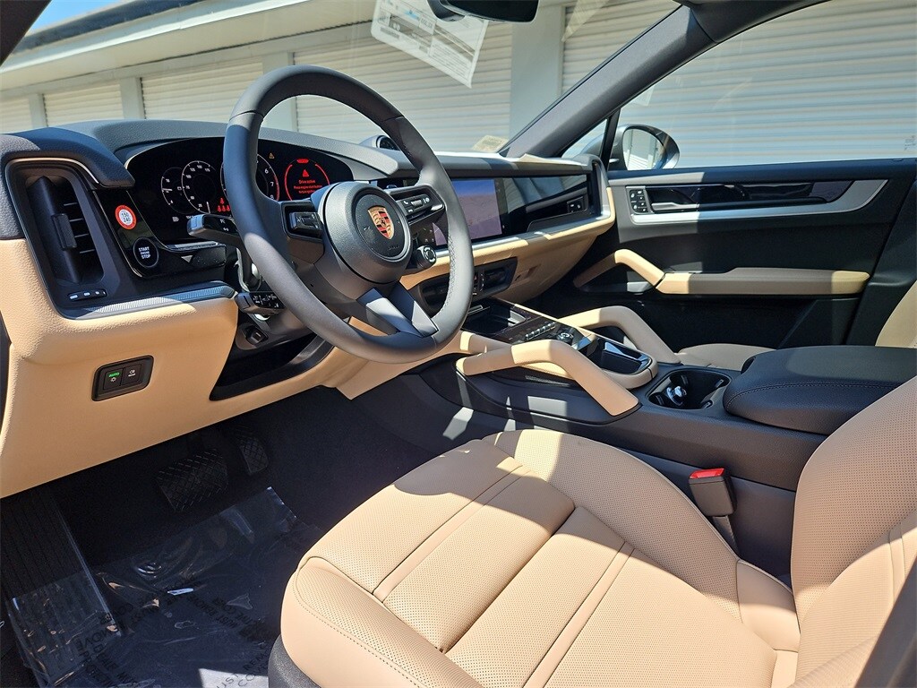 2026 Porsche Cayenne Coupe photo 4