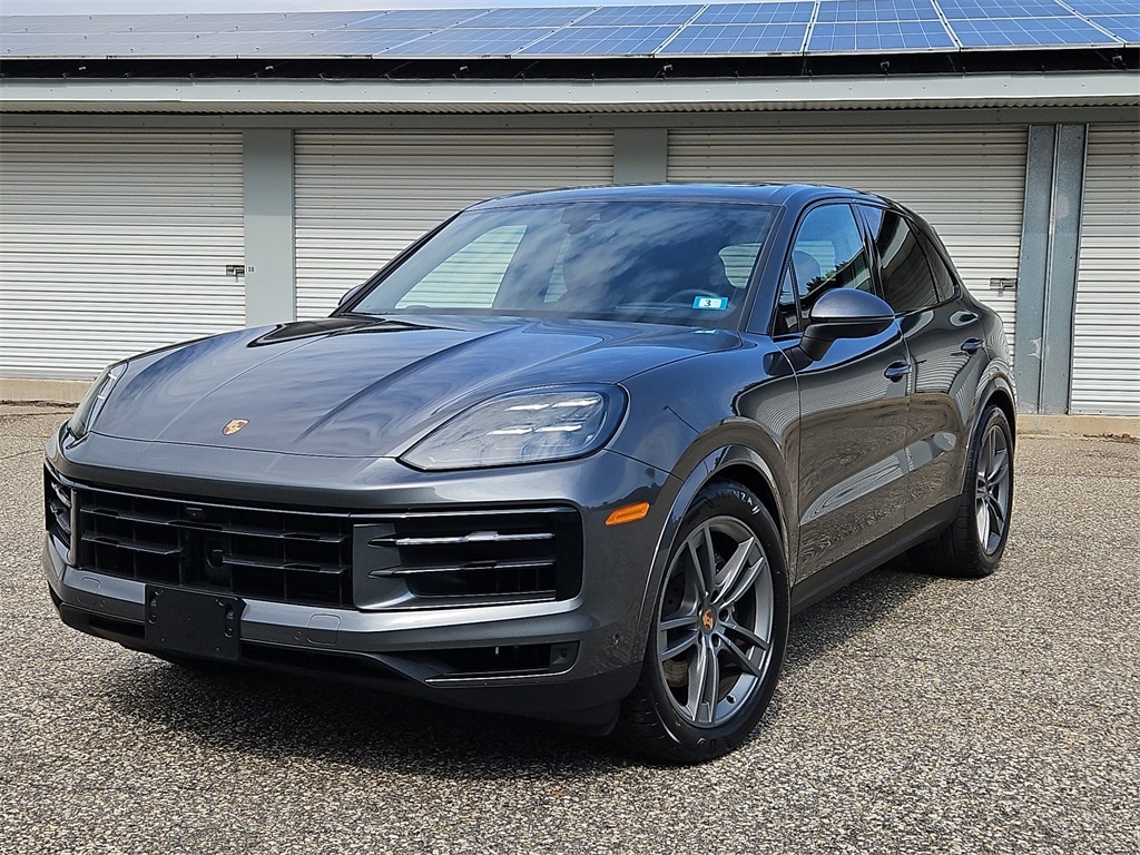 2025 Porsche Cayenne Base's photo