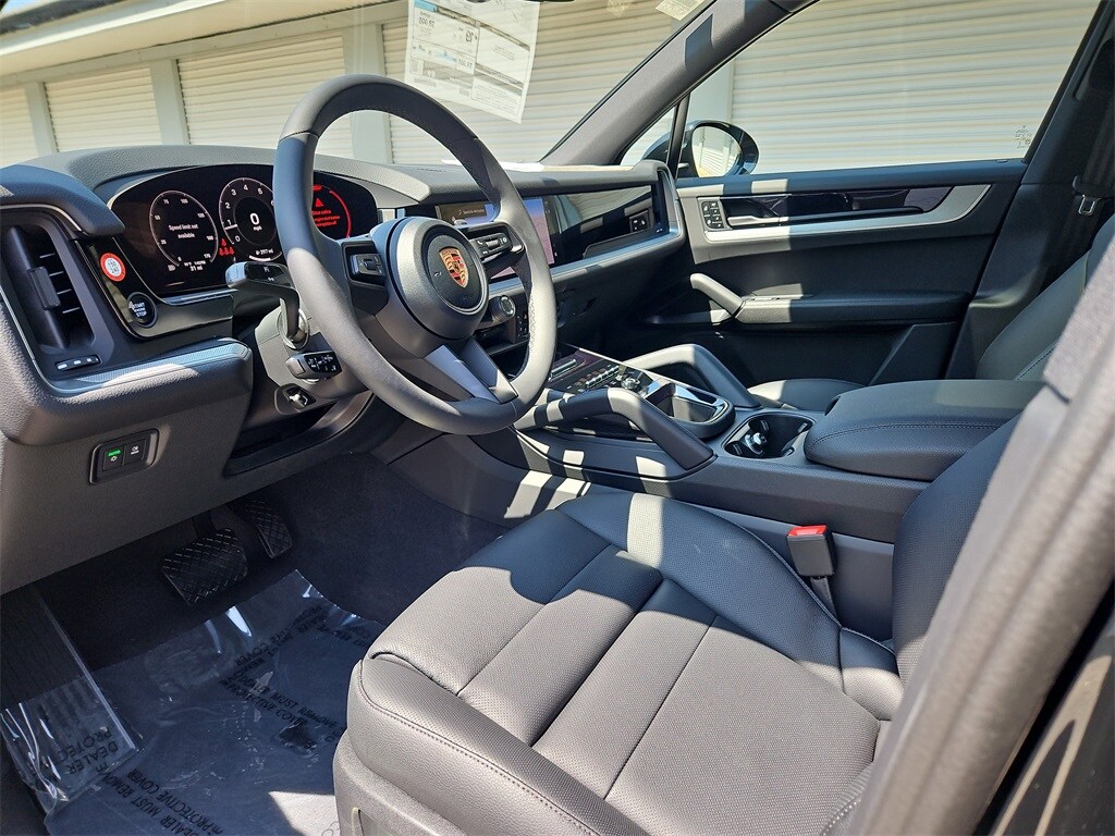 2026 Porsche Cayenne photo 4