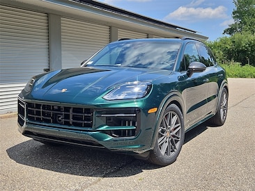 2025 Porsche Cayenne GTS SUV