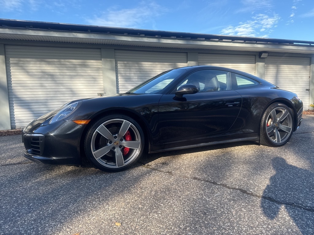 2017 Porsche 911 Coupe 