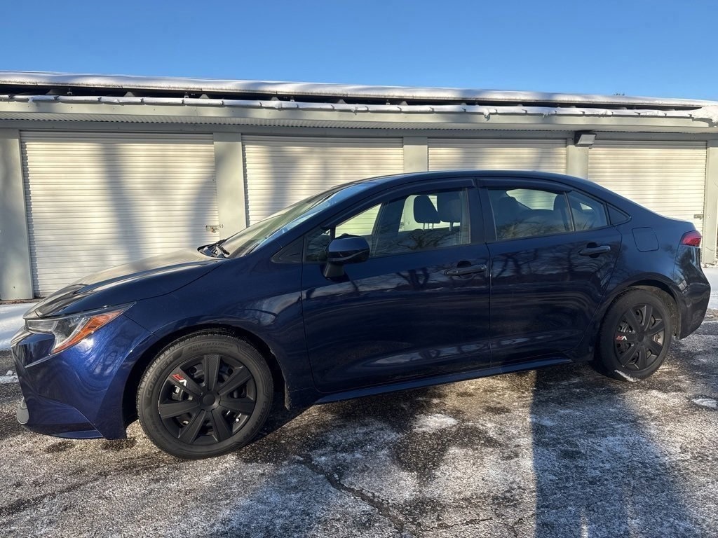 2021 Toyota Corolla LE's photo