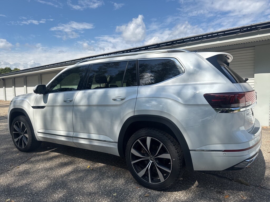 2024 Volkswagen Atlas SEL Premium R-Line photo 4