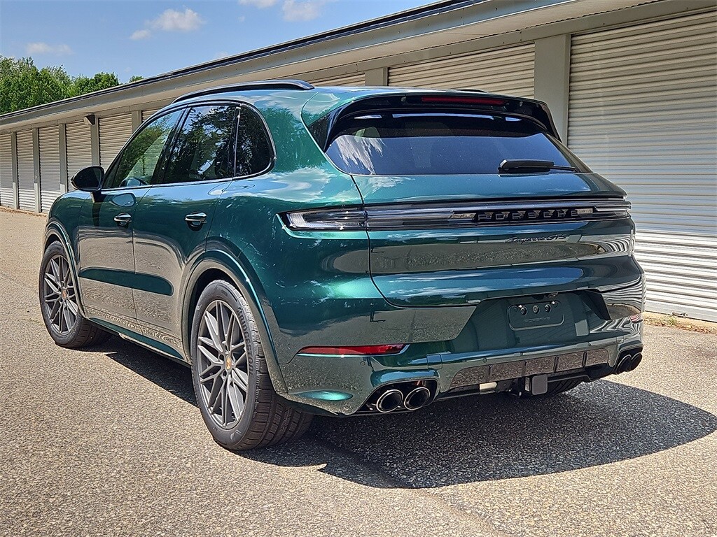2025 Porsche Cayenne GTS photo 3