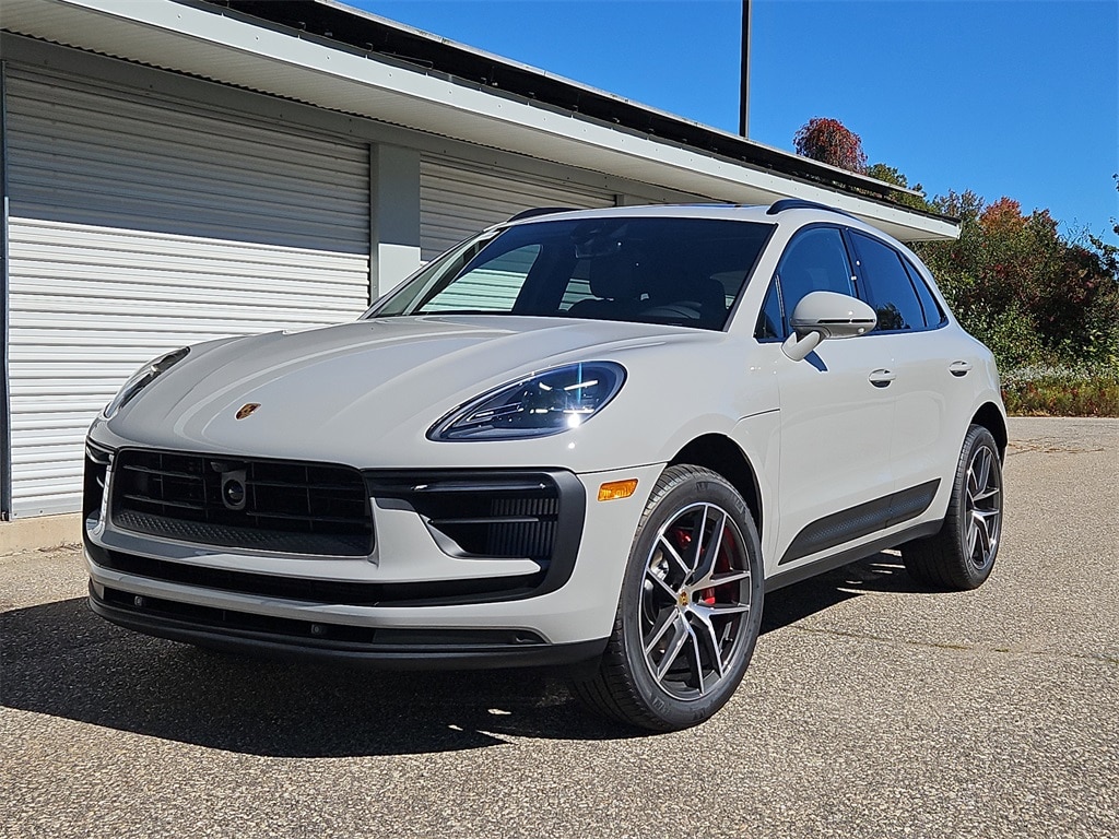 2026 Porsche Macan SUV 