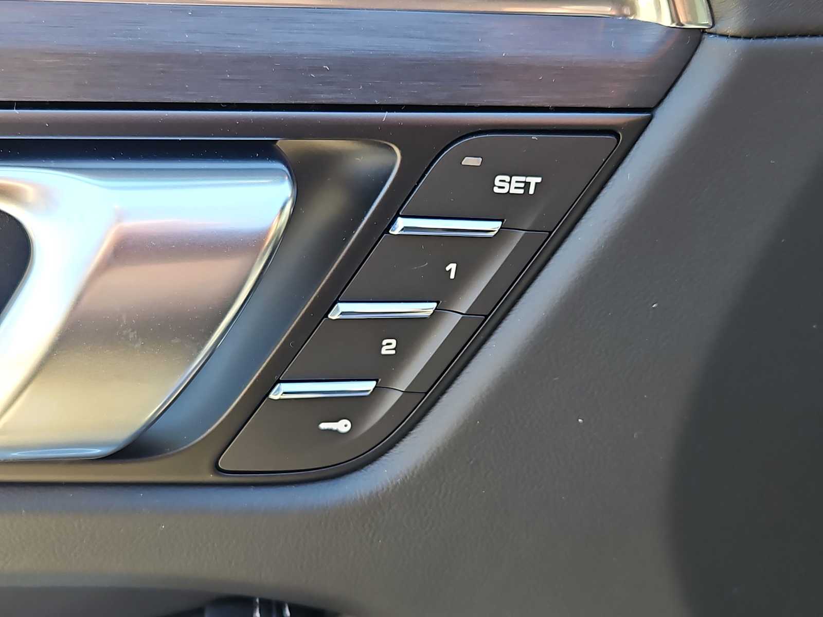 2026 Porsche Macan GTS - Photo 10