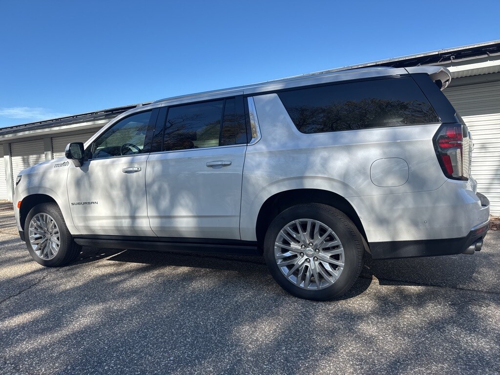 2024 Chevrolet Suburban High Country photo 4