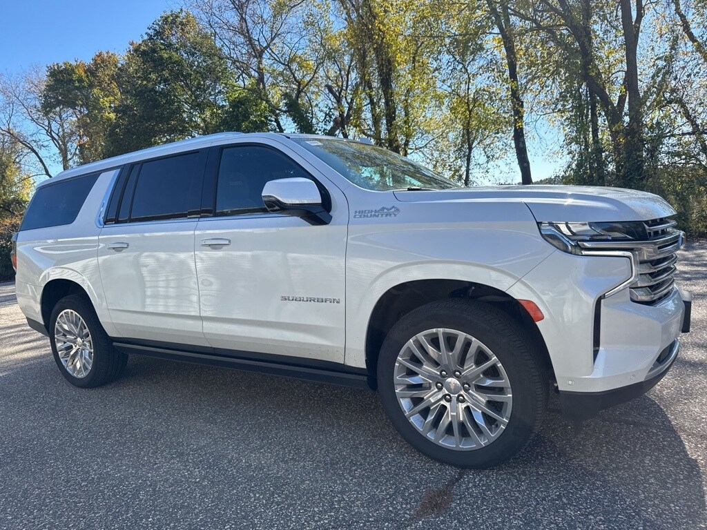 2024 Chevrolet Suburban High Country photo 2