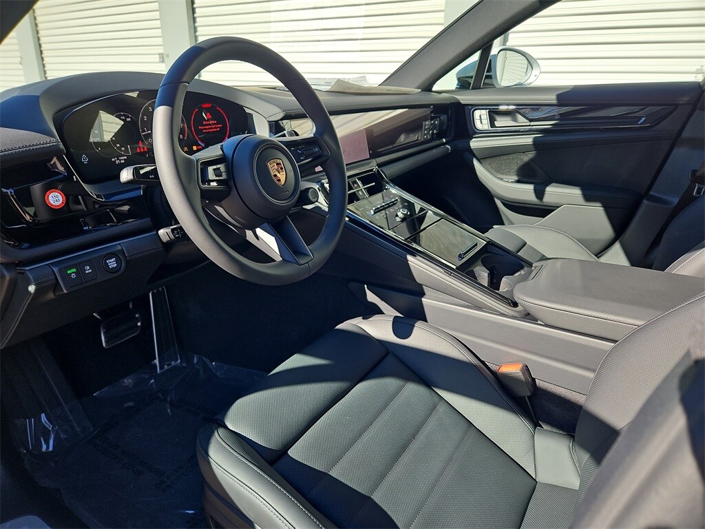 2026 Porsche Panamera 4 photo 4