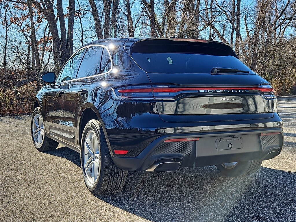 2026 Porsche Macan T photo 3