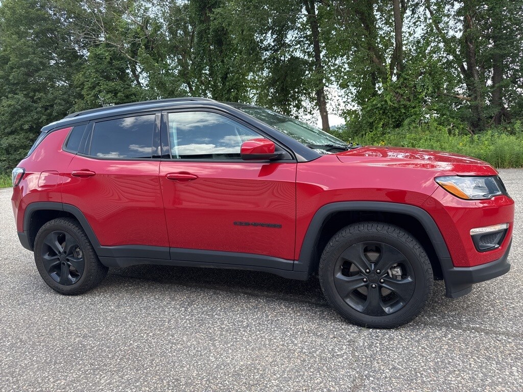 2021 Jeep Compass Altitude photo 2