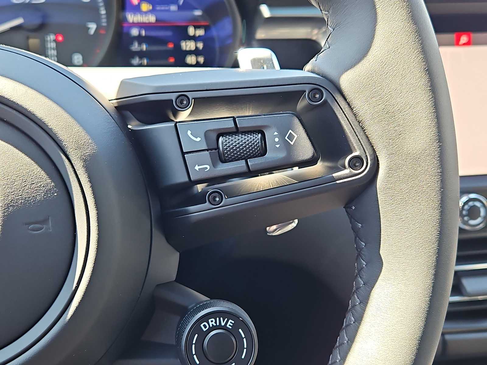 2026 Porsche Macan GTS - Photo 16