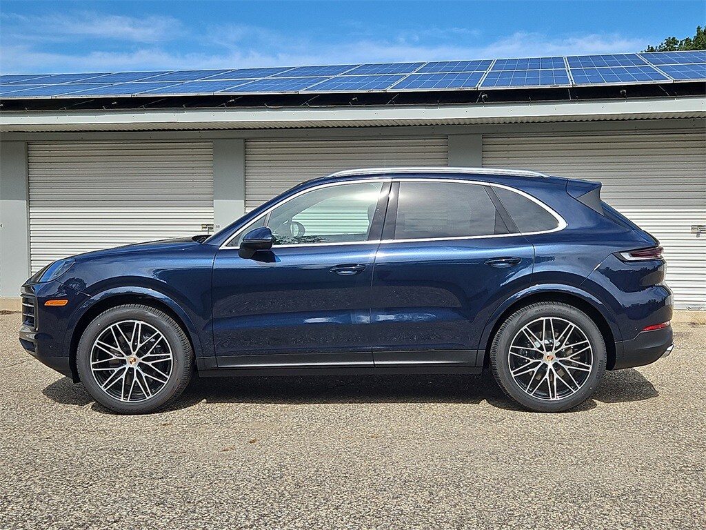 2026 Porsche Cayenne photo 2