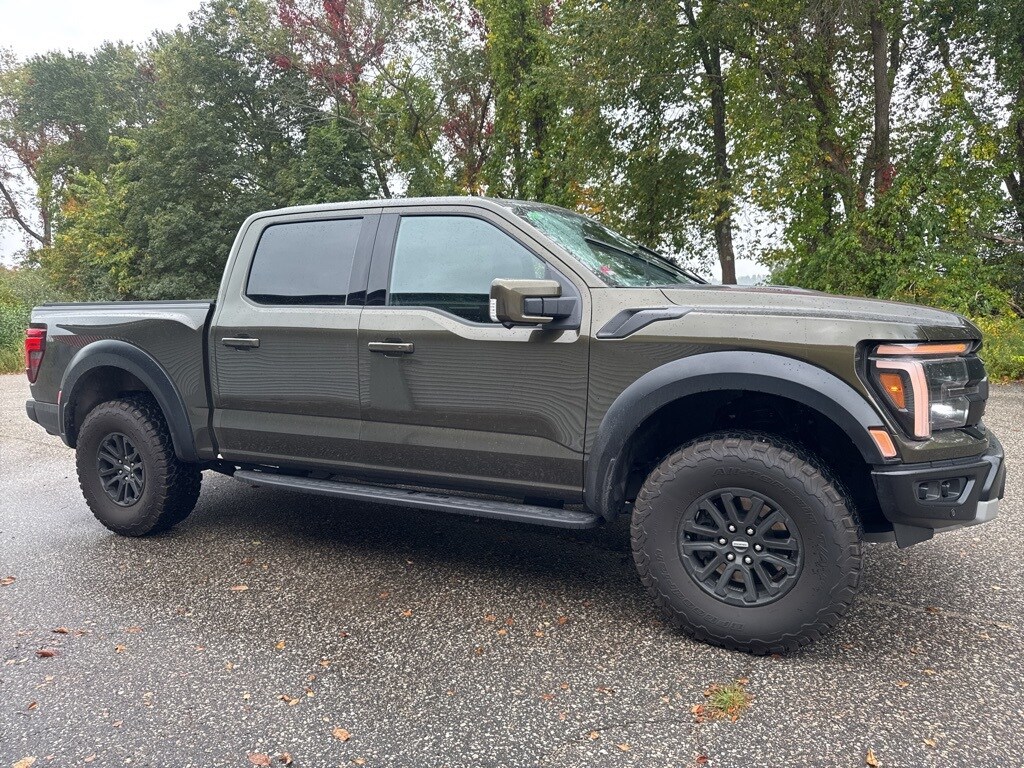 2024 Ford F-150 Raptor photo 2