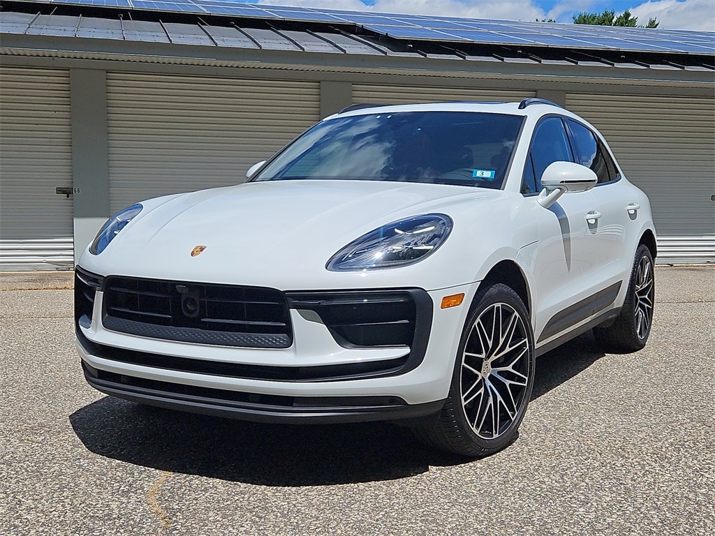 2025 Porsche Macan SUV 