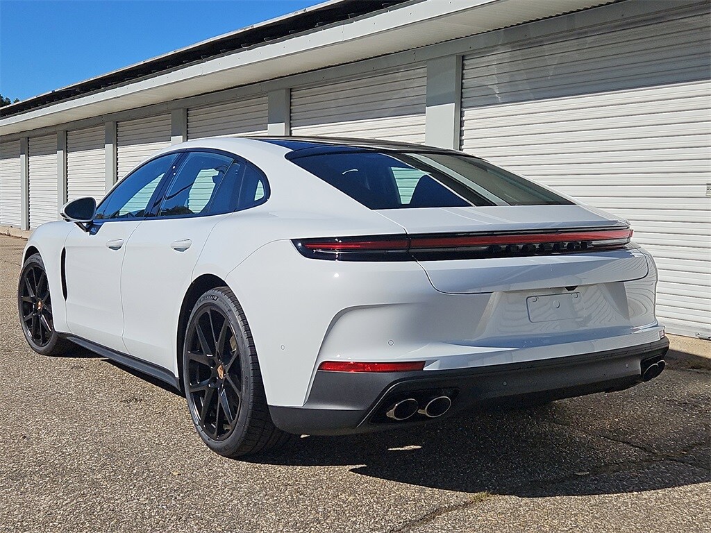 2026 Porsche Panamera 4 photo 3