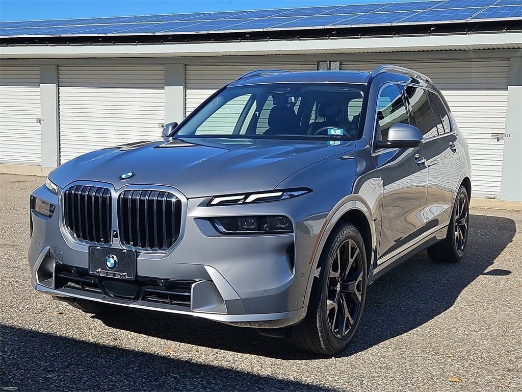 2024 BMW X7 40i's photo