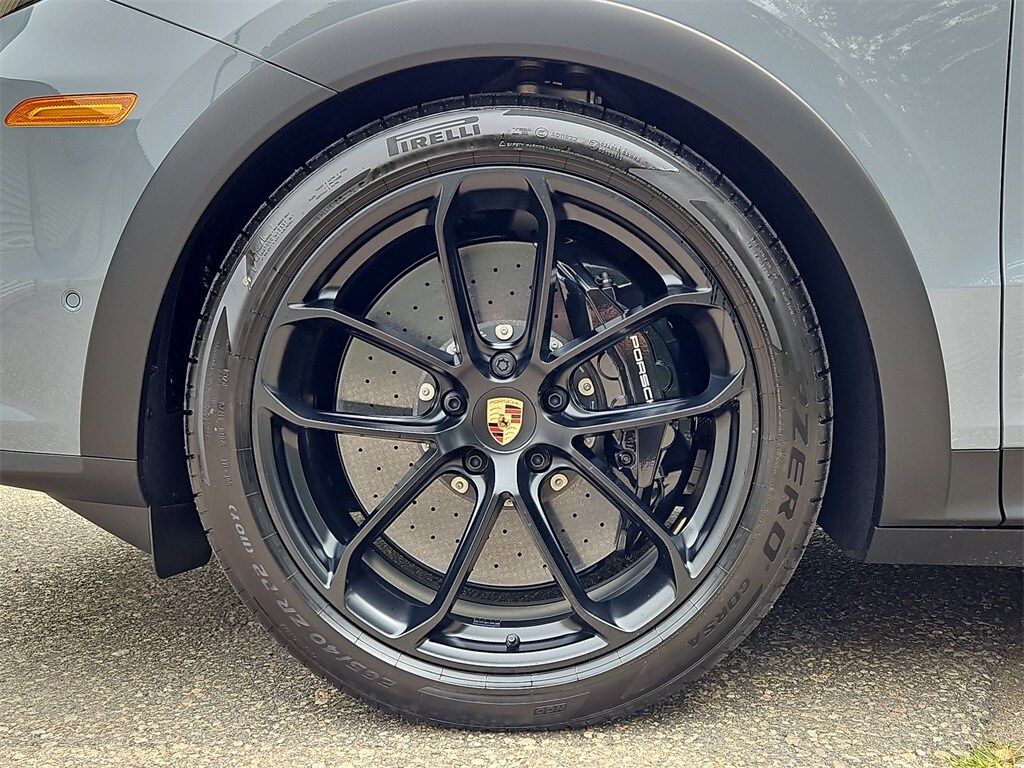 2025 Porsche Cayenne Coupe Turbo GT photo 3