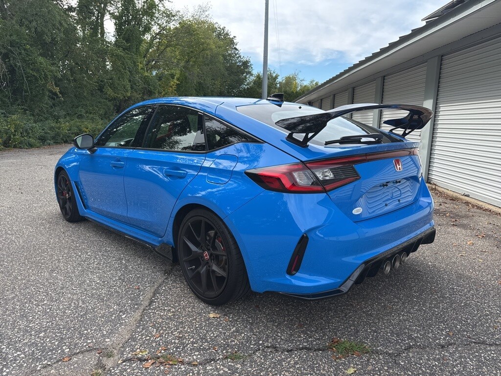2024 Honda Civic Type R Hatchback photo 3