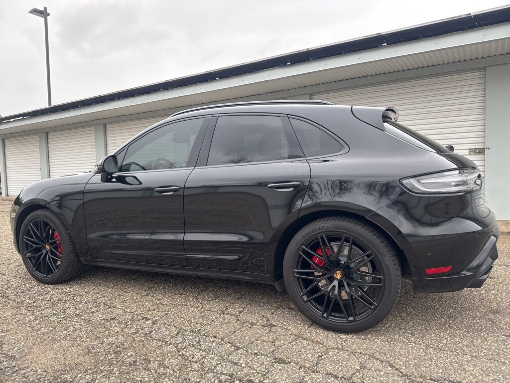 2023 Porsche Macan GTS photo 2