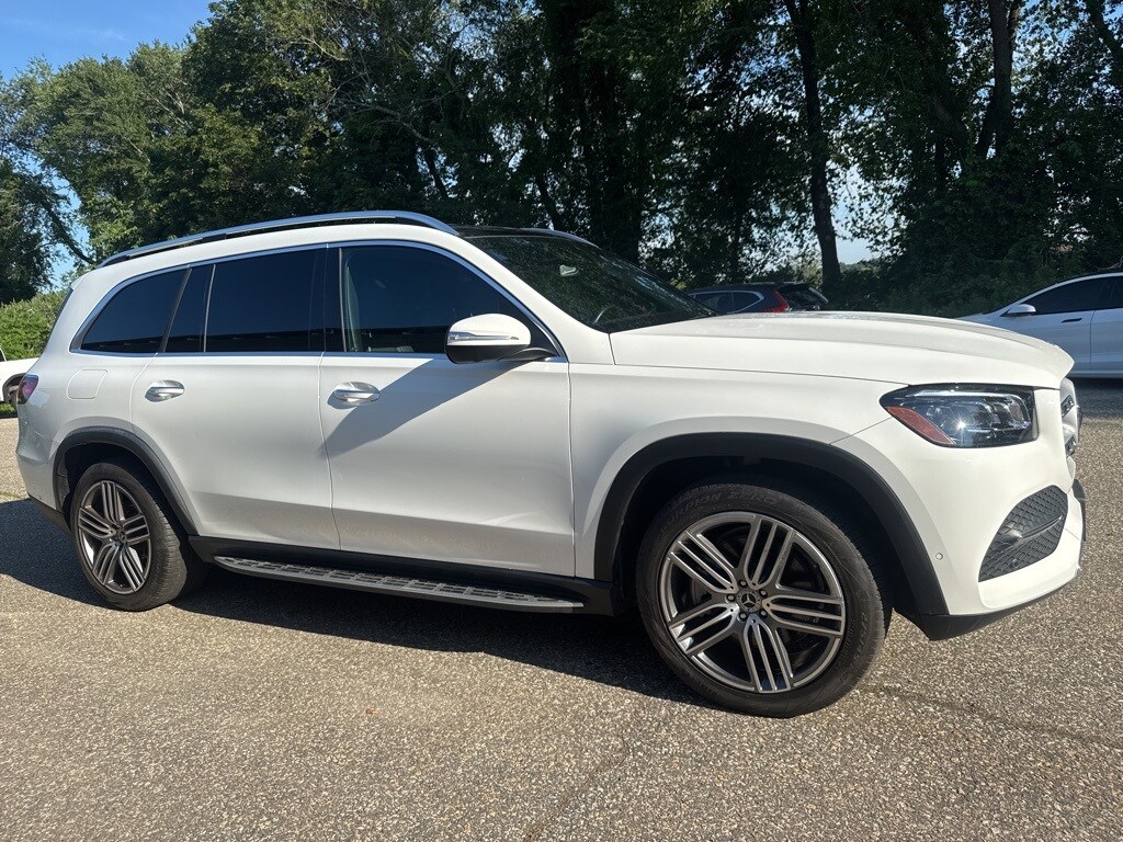 2023 Mercedes Benz GLS 450 4MATIC photo 2