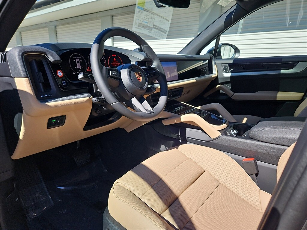 2026 Porsche Cayenne E-Hybrid photo 4